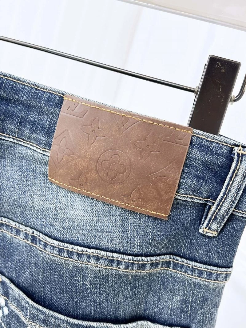 Effortless Louis Vuitton Jeans 135915