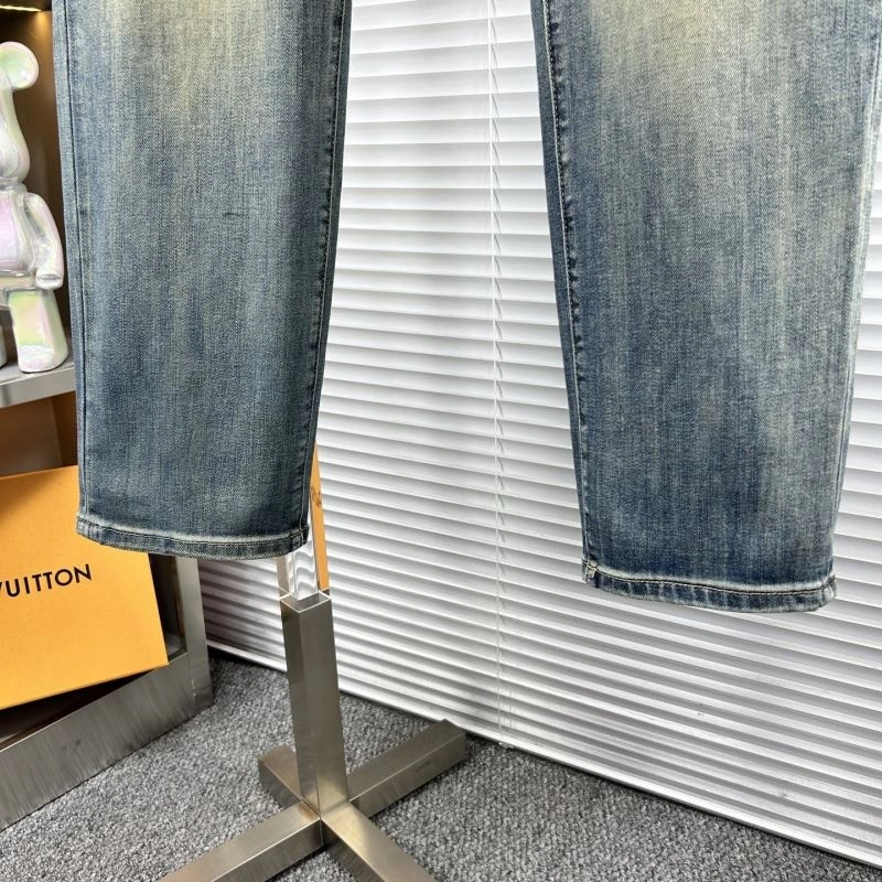 HighPerformance Louis Vuitton Jeans 135119