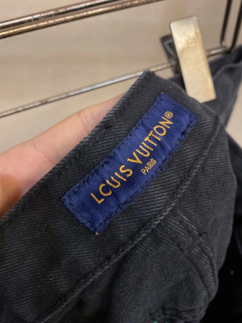 Versatile Louis Vuitton Jeans 135132