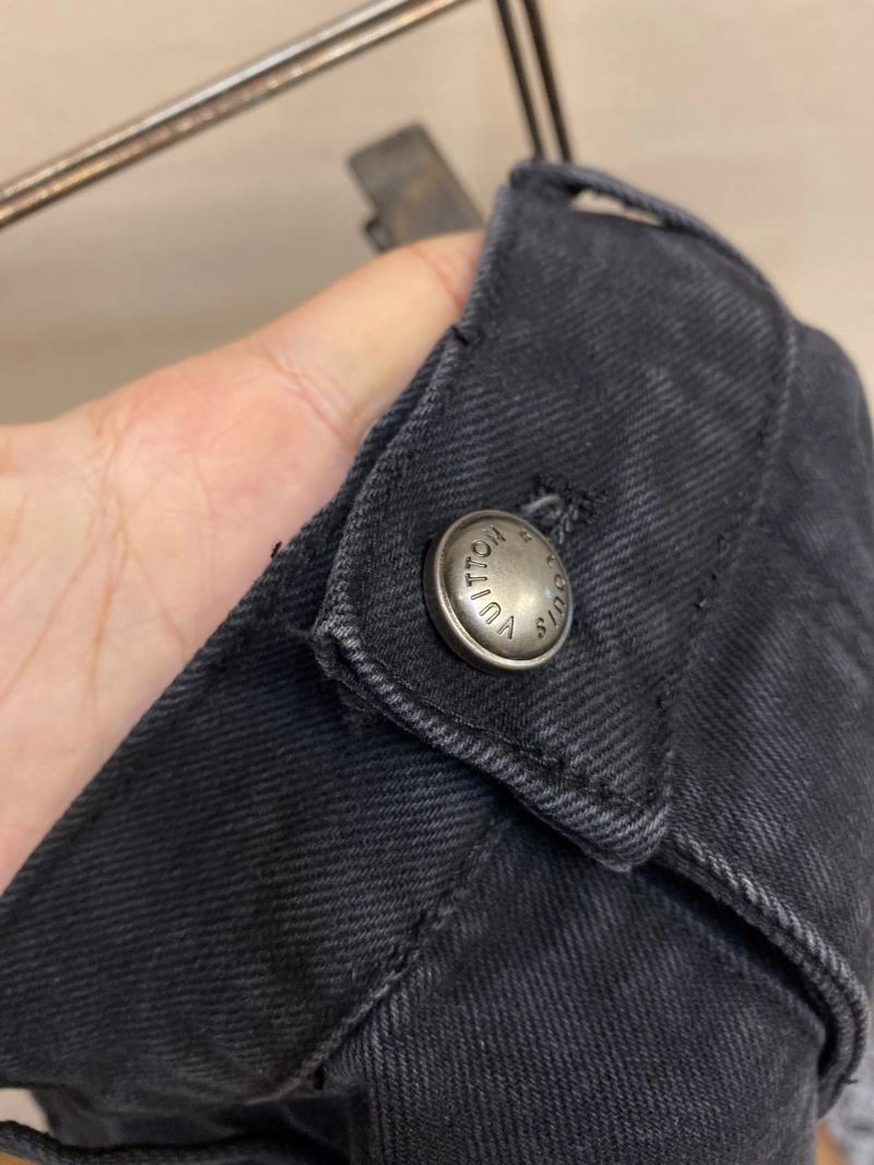 Versatile Louis Vuitton Jeans 135132