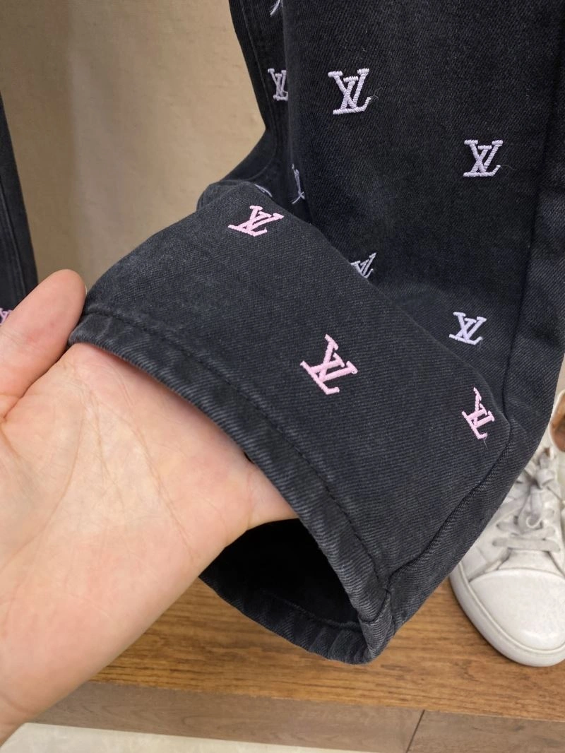 Versatile Louis Vuitton Jeans 135132
