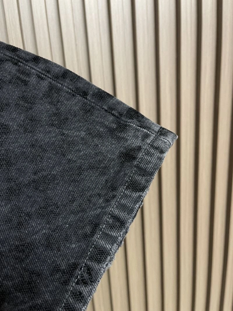 WellDesigned Louis Vuitton Jeans 135113