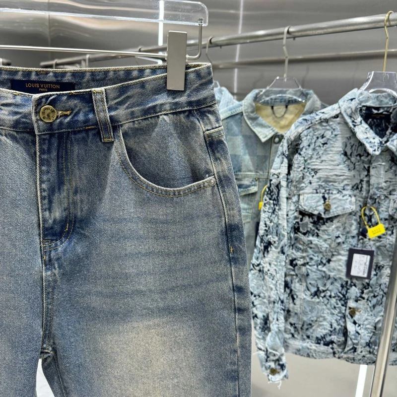 Elegant Louis Vuitton Jeans 135102