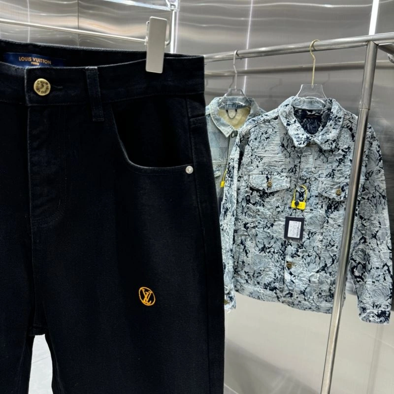 Fashionable Louis Vuitton Jeans 135099