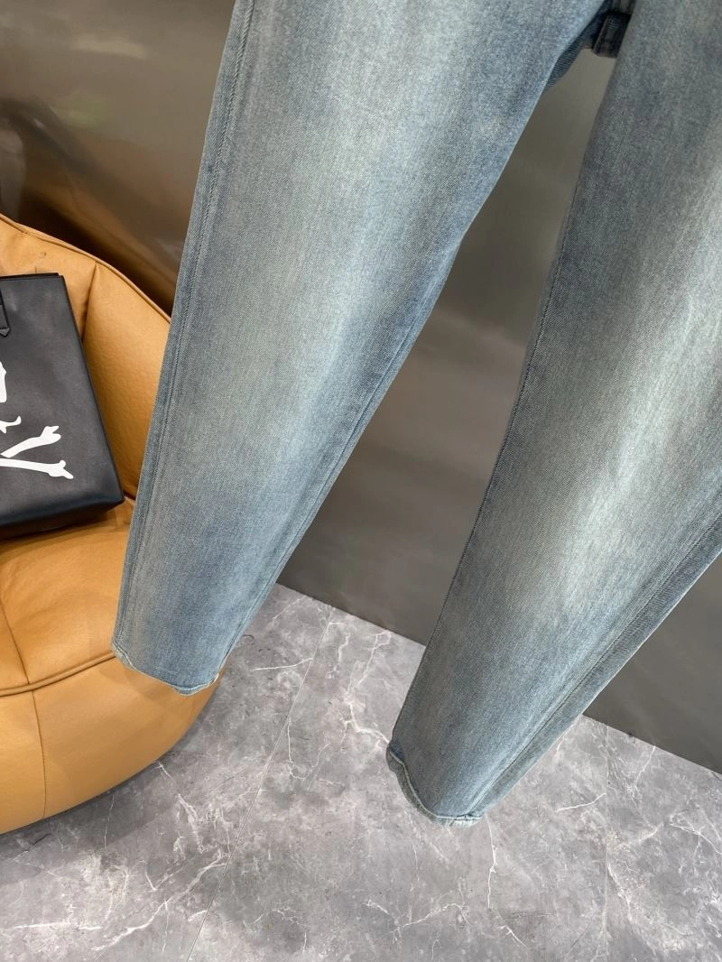 Contemporary Louis Vuitton Jeans 135098