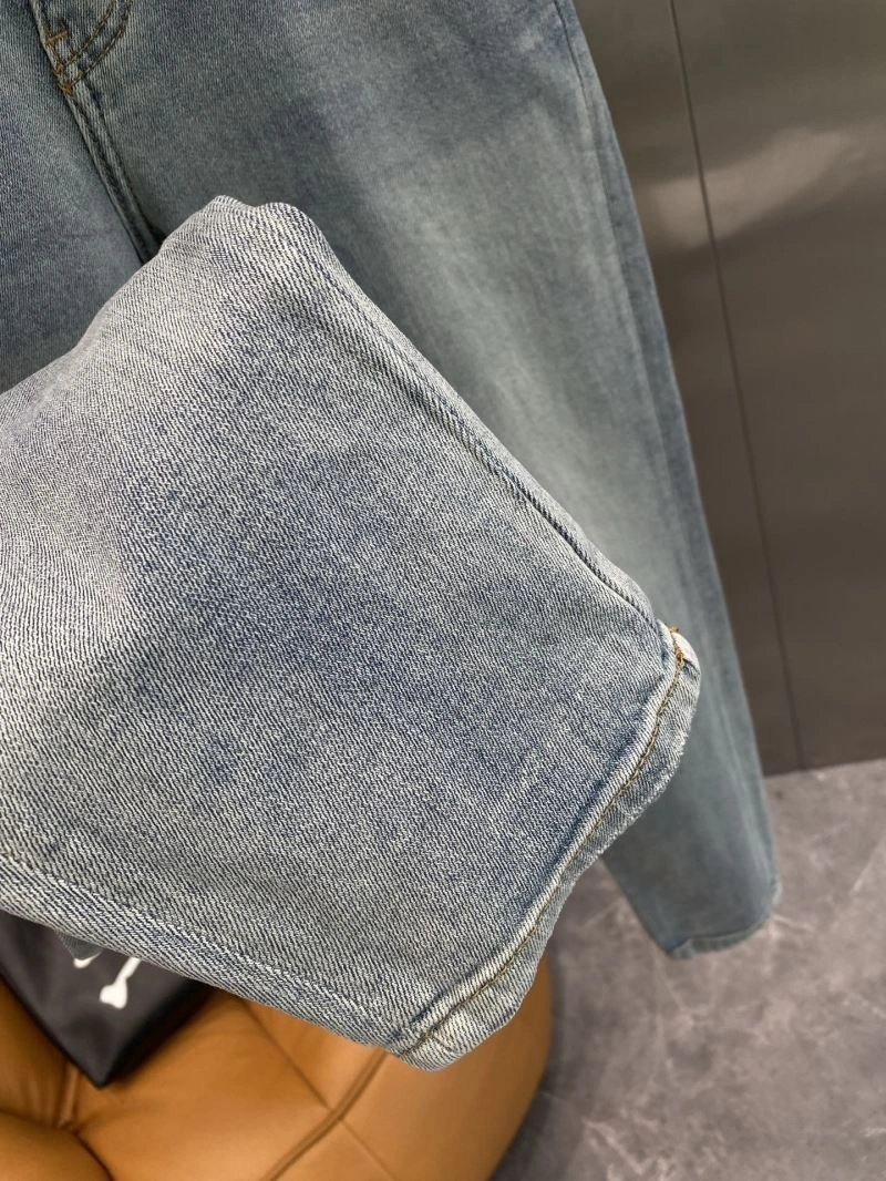 Contemporary Louis Vuitton Jeans 135098