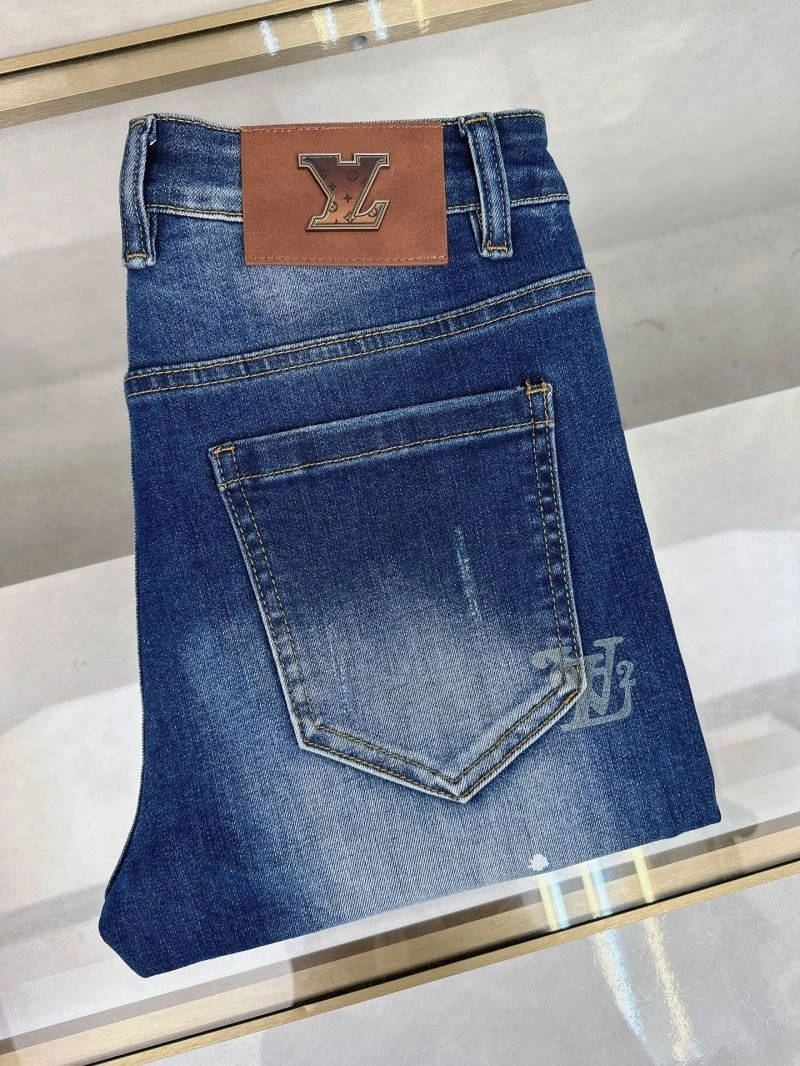 Snug Louis Vuitton Jeans 135067