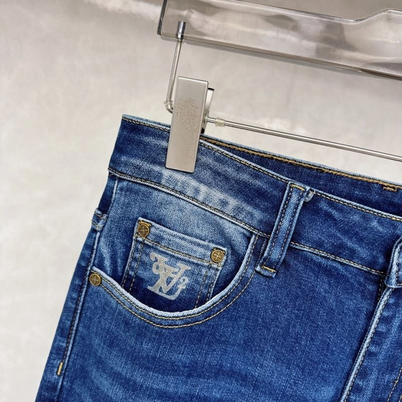 Snug Louis Vuitton Jeans 135067