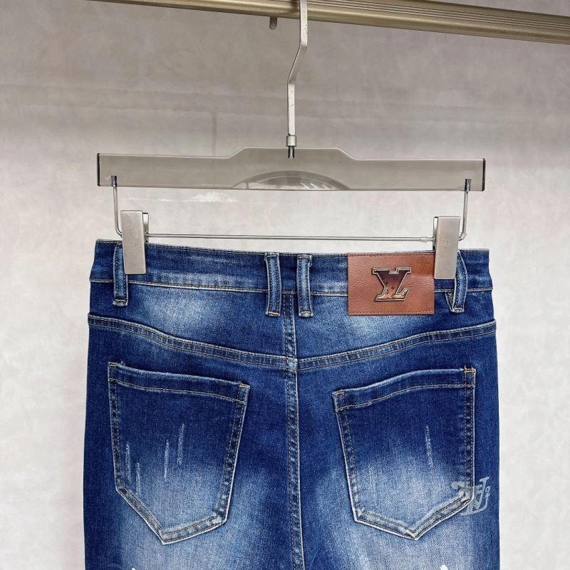 Snug Louis Vuitton Jeans 135067