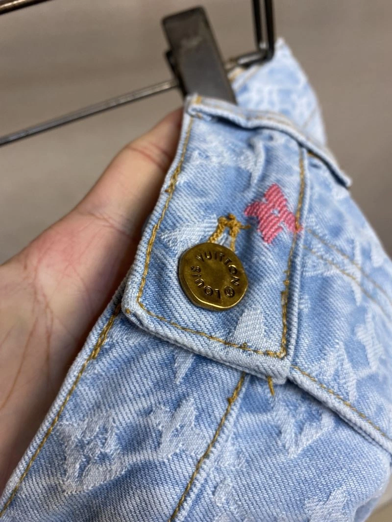 Louis Vuitton Jeans FashionForward 135041