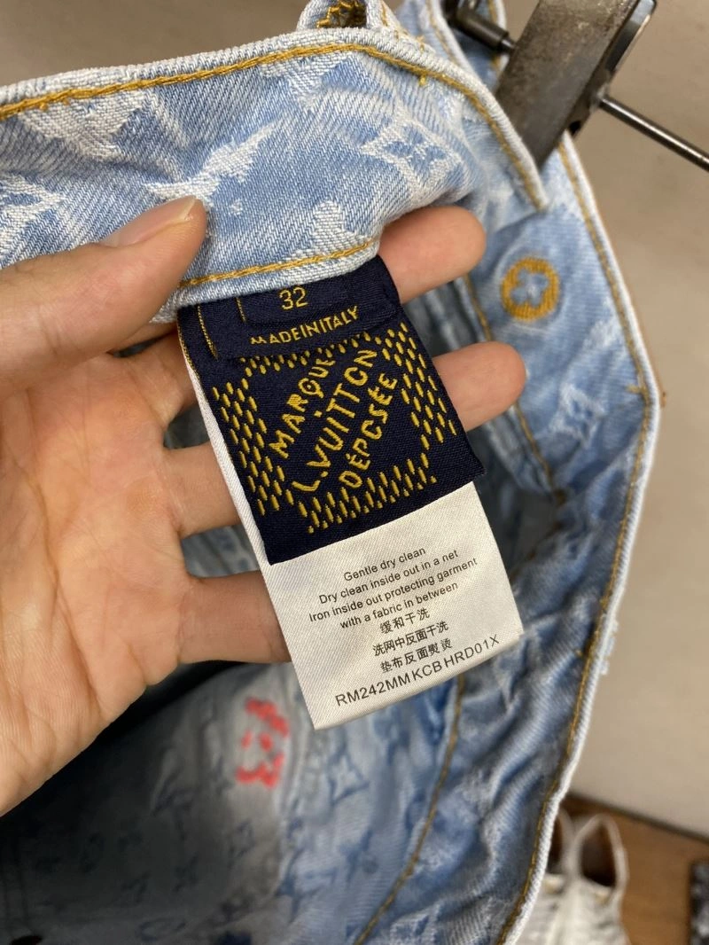 Louis Vuitton Jeans FashionForward 135041