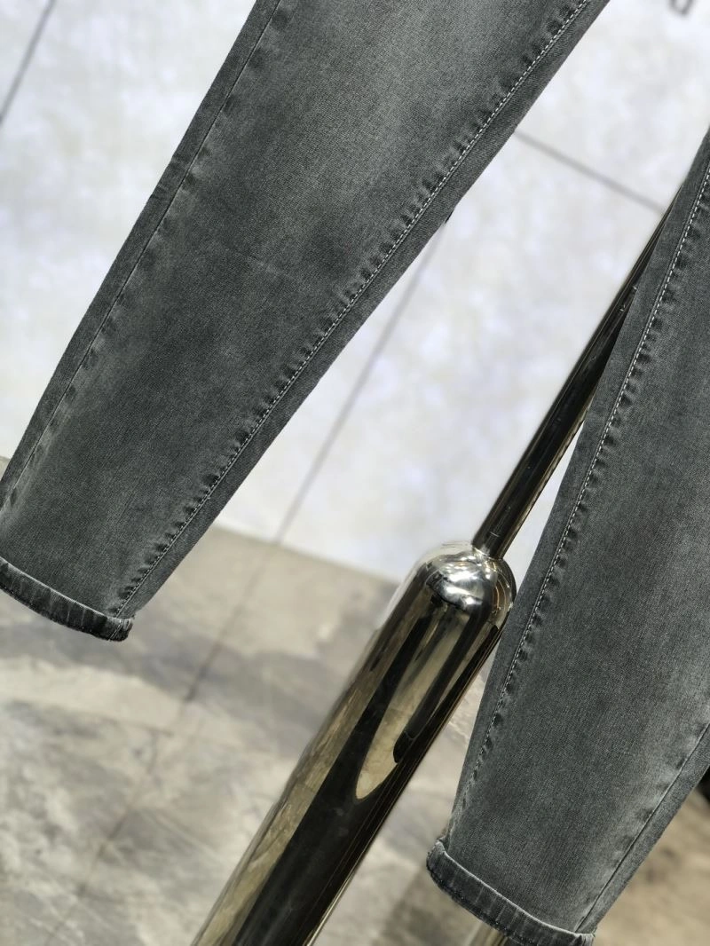 Breathable Louis Vuitton Jeans 135039