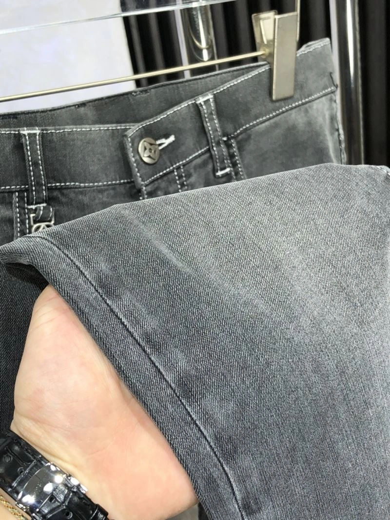 Breathable Louis Vuitton Jeans 135039