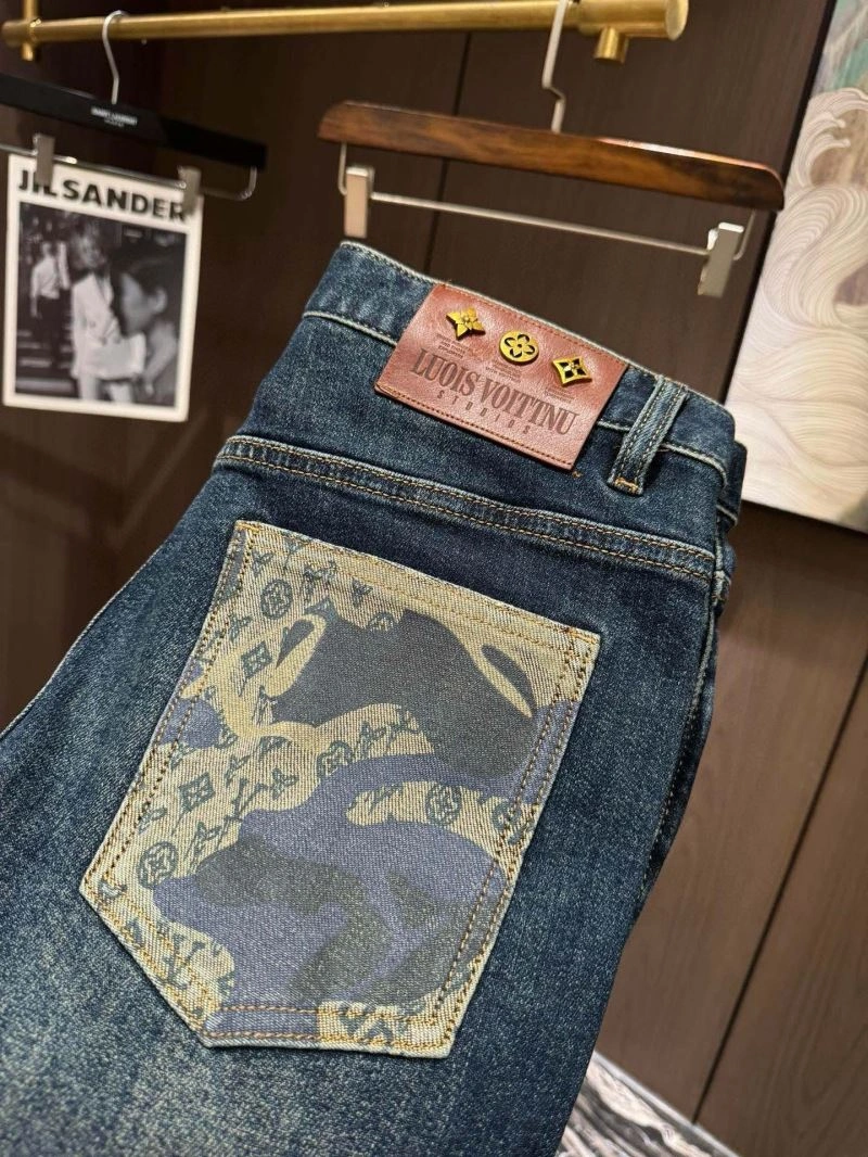 EyeCatching Louis Vuitton Jeans 135054