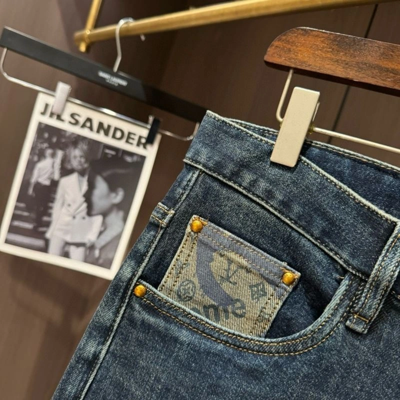 EyeCatching Louis Vuitton Jeans 135054