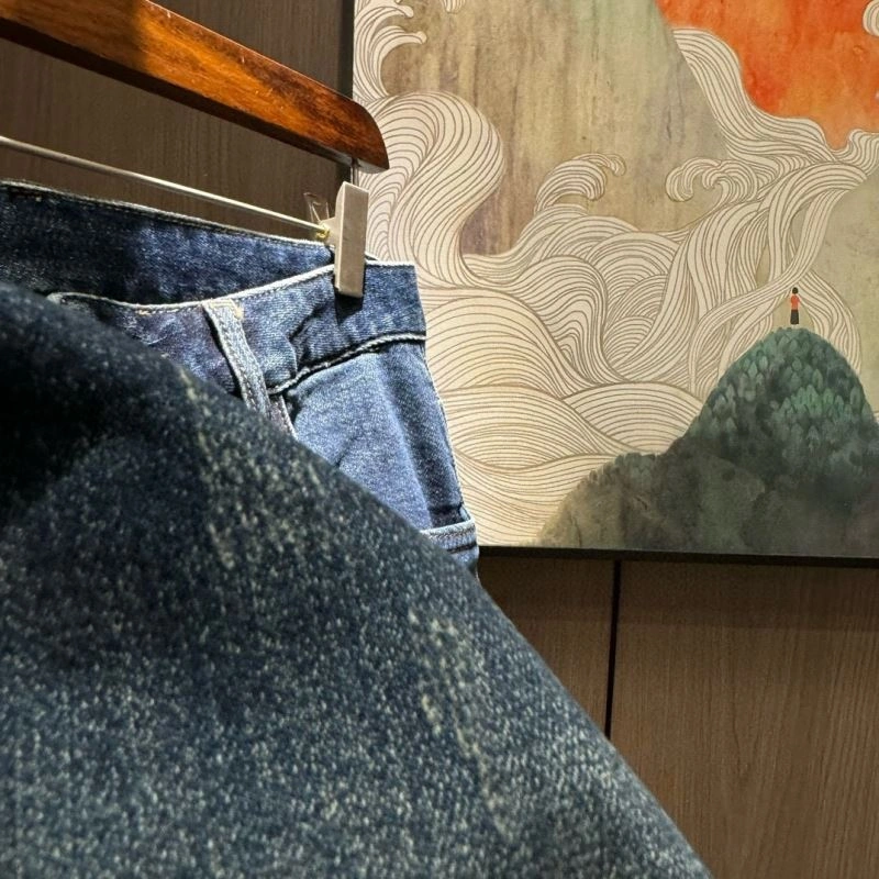EyeCatching Louis Vuitton Jeans 135054