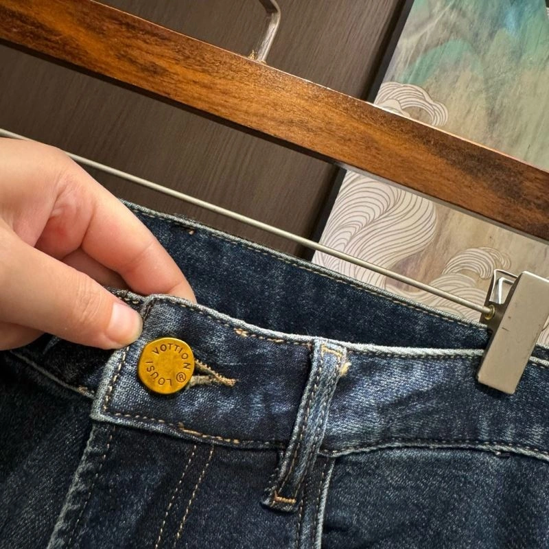 EyeCatching Louis Vuitton Jeans 135054