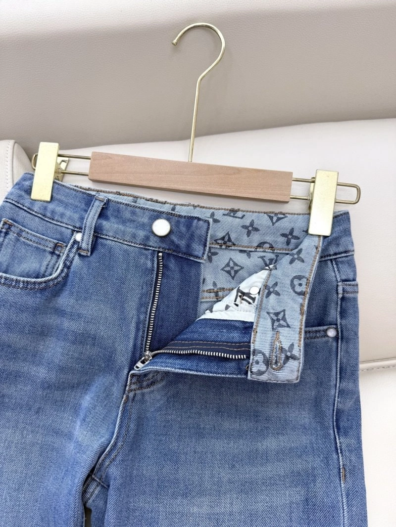Resilient Louis Vuitton Jeans 131410