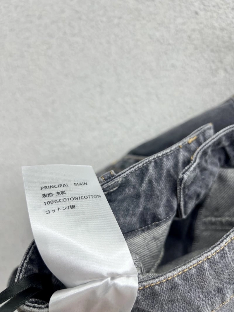 Sophisticated Louis Vuitton Jeans 131402