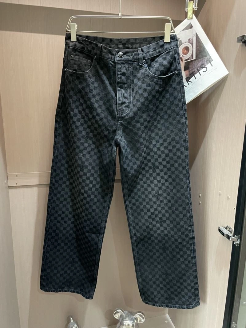 HighQuality Louis Vuitton Jeans 134100