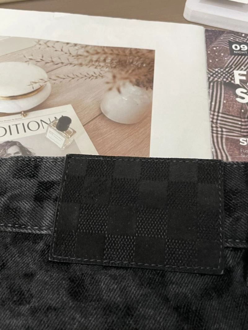 HighQuality Louis Vuitton Jeans 134100