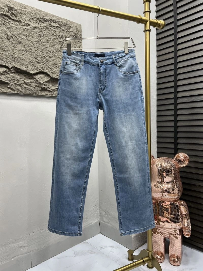 TechFriendly Louis Vuitton Jeans 134105