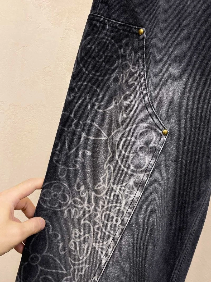 Classic Louis Vuitton Jeans 134094