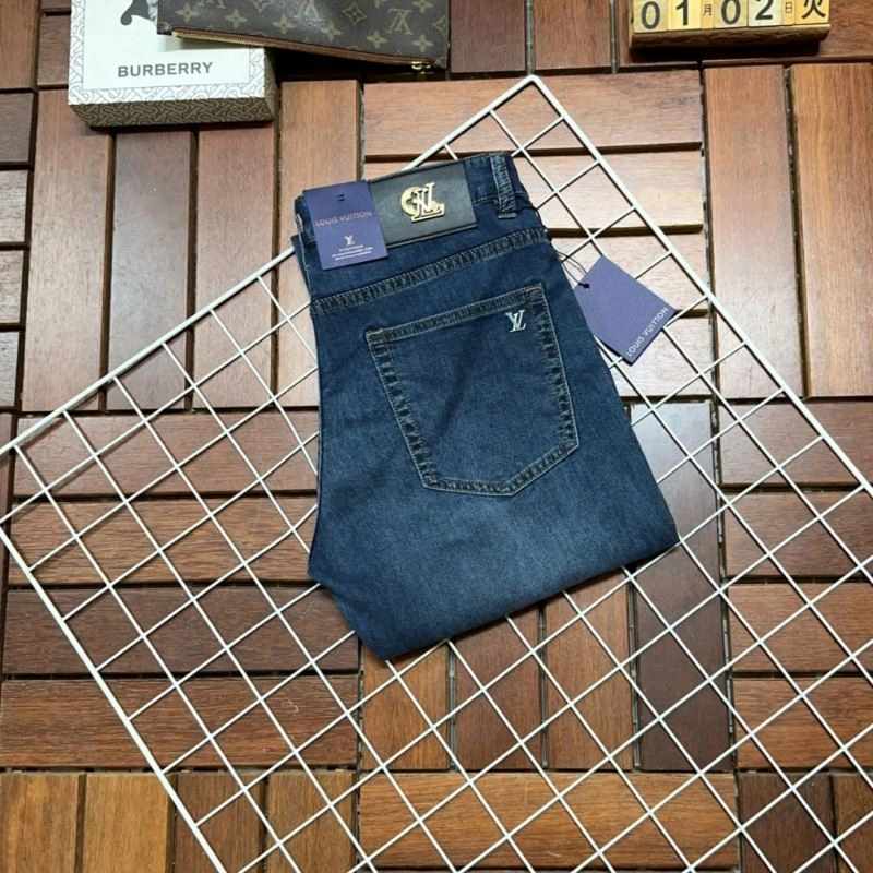 Effortless Louis Vuitton Jeans 134082