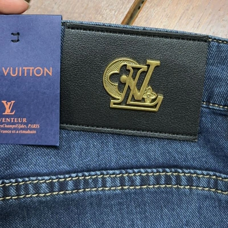 Effortless Louis Vuitton Jeans 134082