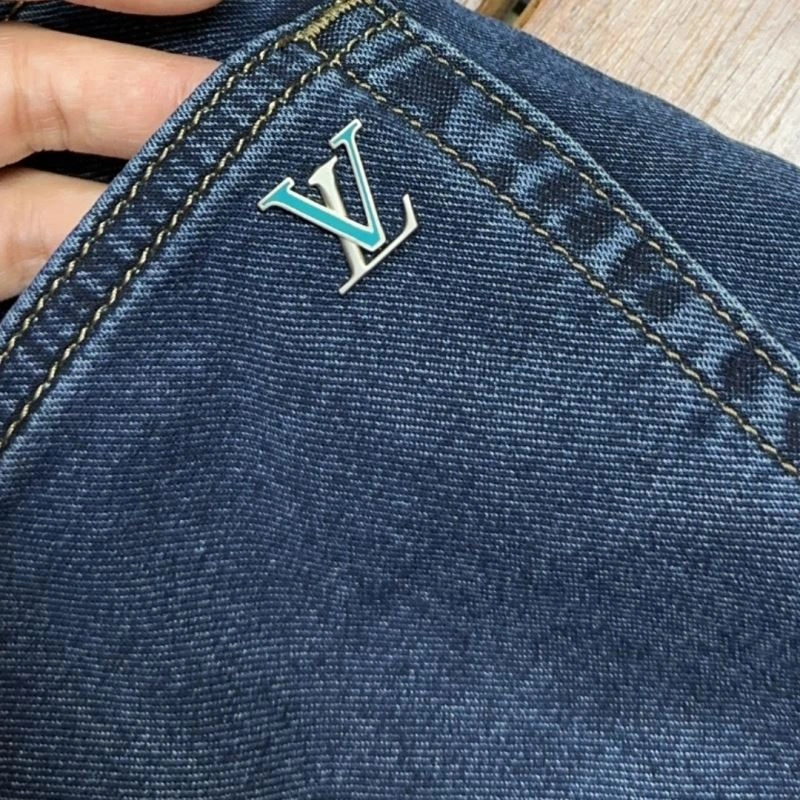 Effortless Louis Vuitton Jeans 134082