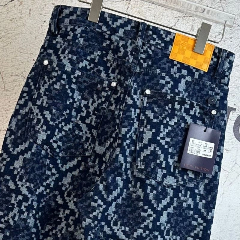 Unisex Louis Vuitton Jeans 134013