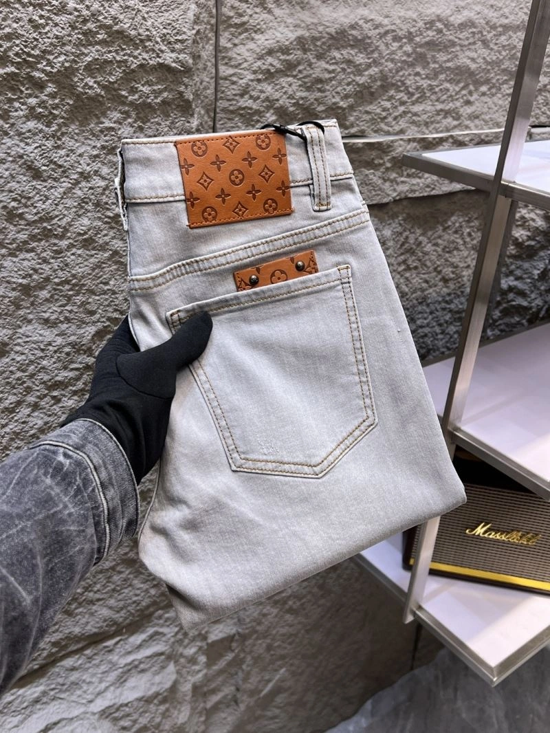 Fashionable Louis Vuitton Jeans 133140