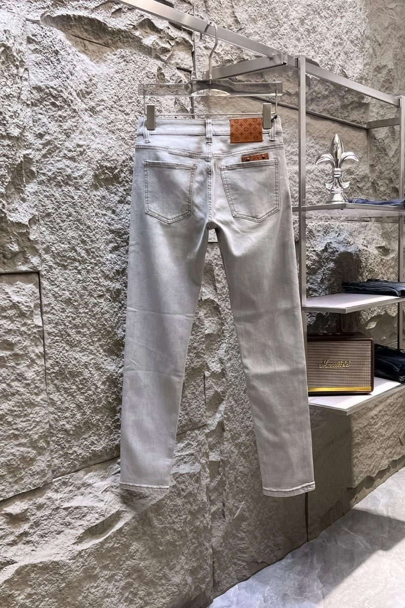 Fashionable Louis Vuitton Jeans 133140