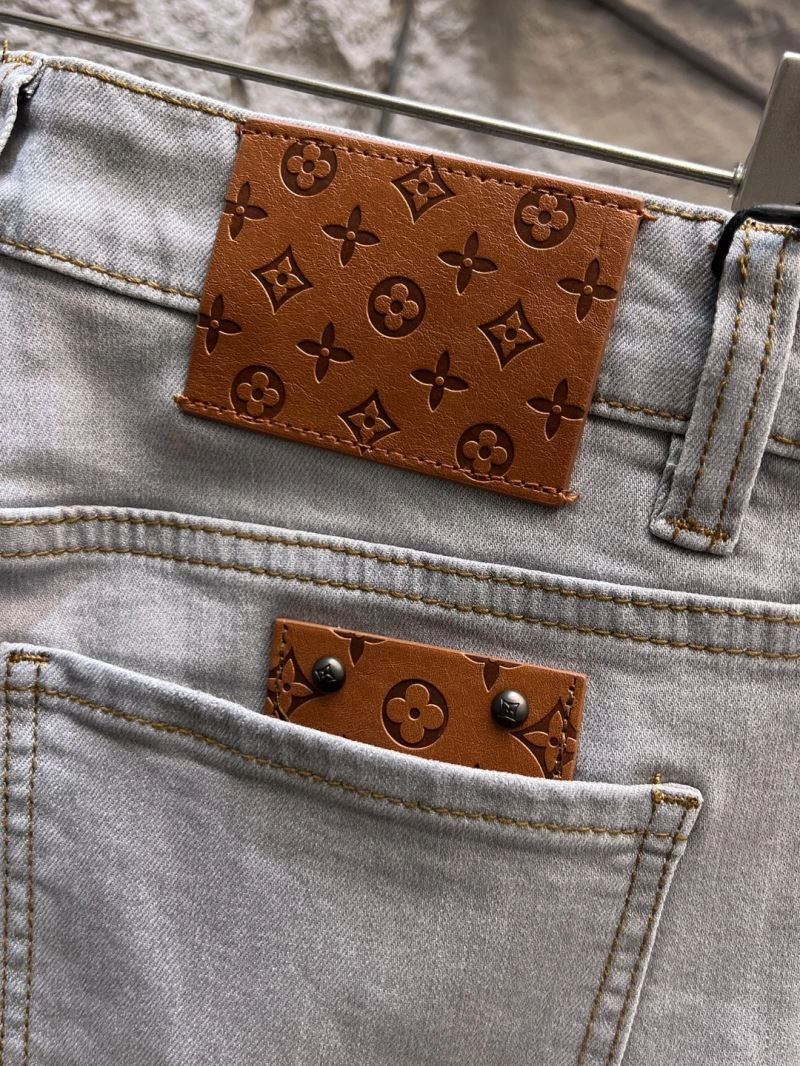 Fashionable Louis Vuitton Jeans 133140