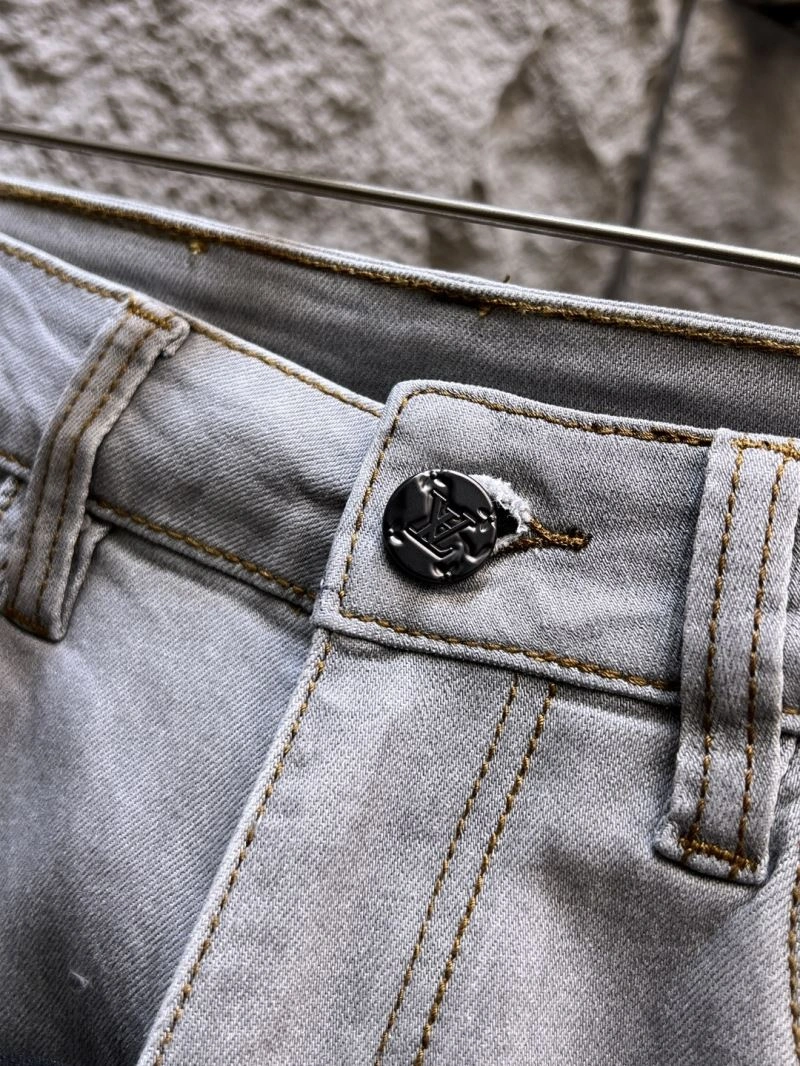 Fashionable Louis Vuitton Jeans 133140