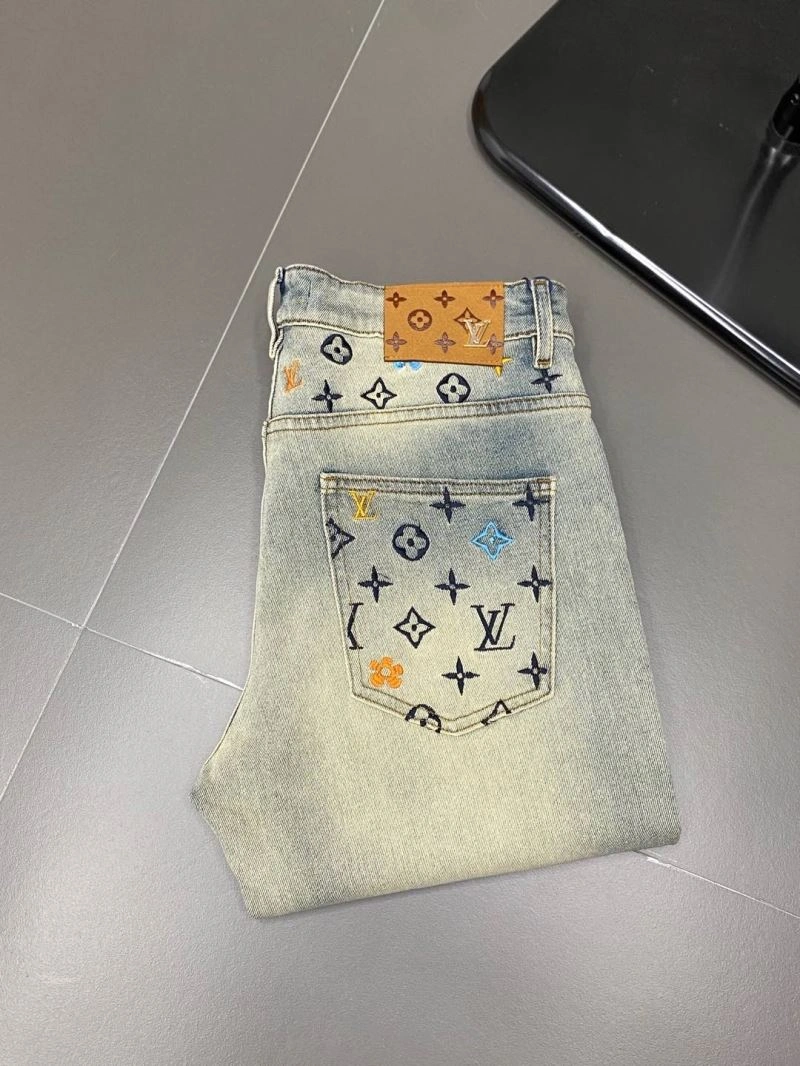 Lightweight Louis Vuitton Jeans 133131