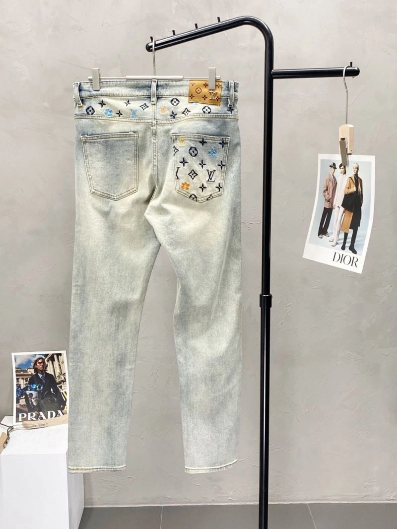 Lightweight Louis Vuitton Jeans 133131