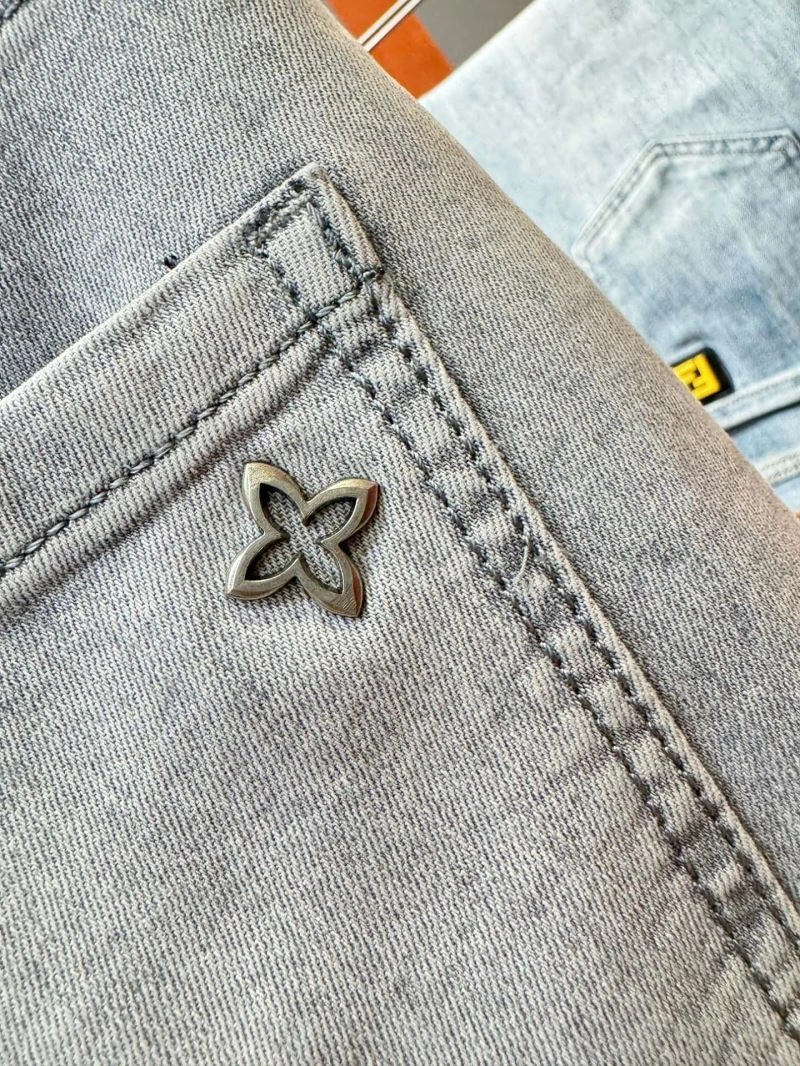 Louis Vuitton Jeans Upgraded 133130
