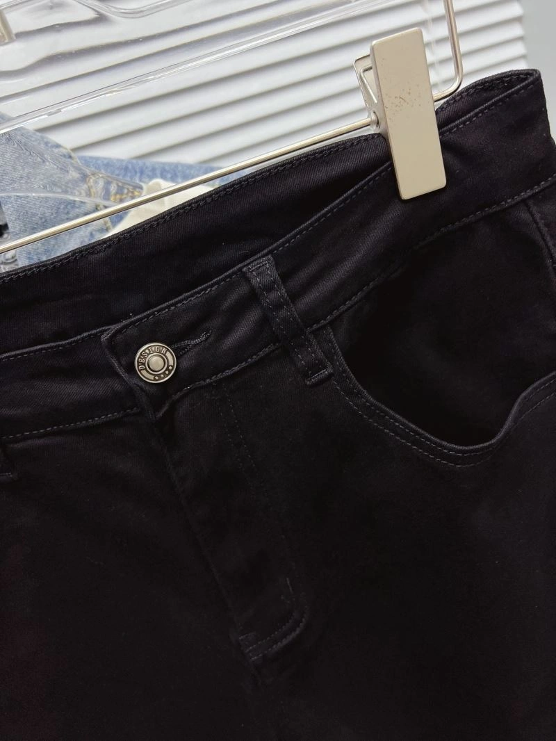 Functional Louis Vuitton Jeans 133102