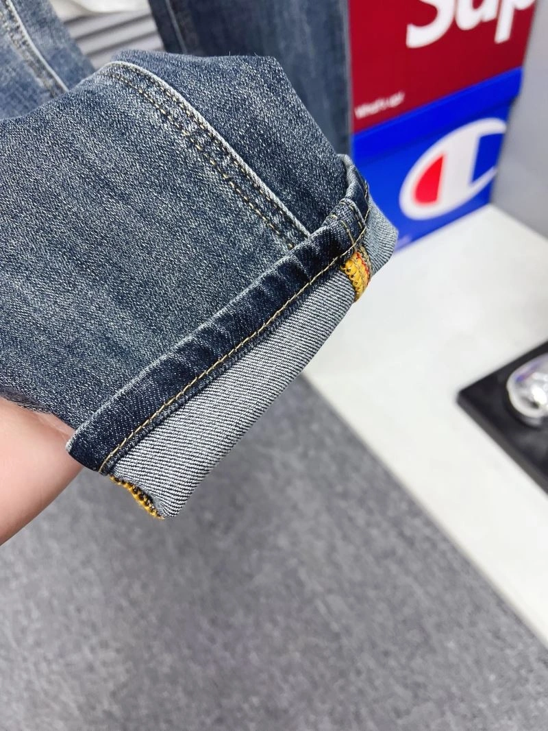 EasyMatch Louis Vuitton Jeans 133097