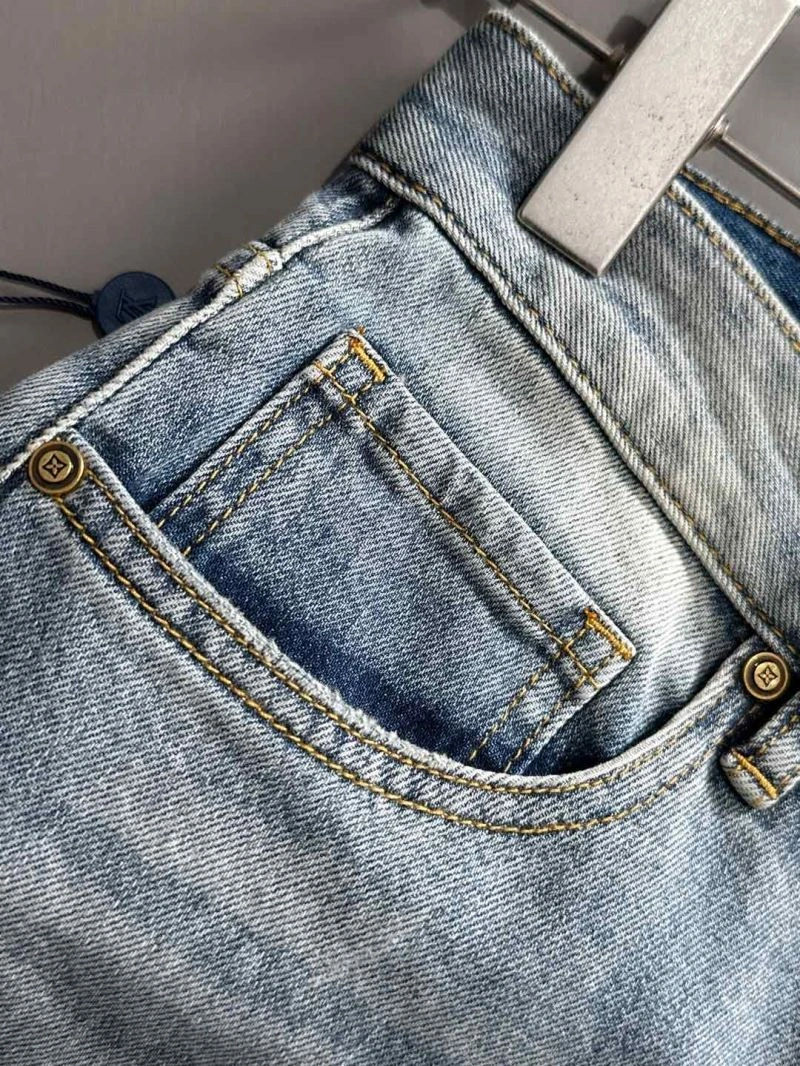 Sleek Louis Vuitton Jeans 133078