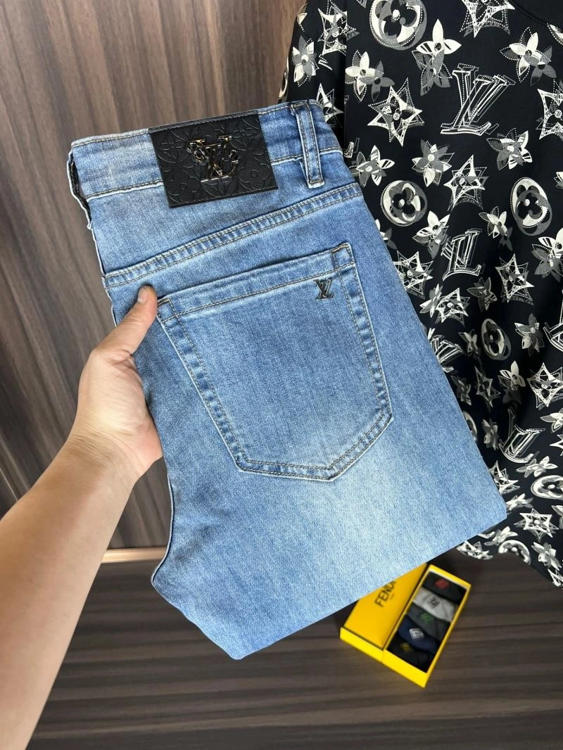 Chic Louis Vuitton Jeans 133106