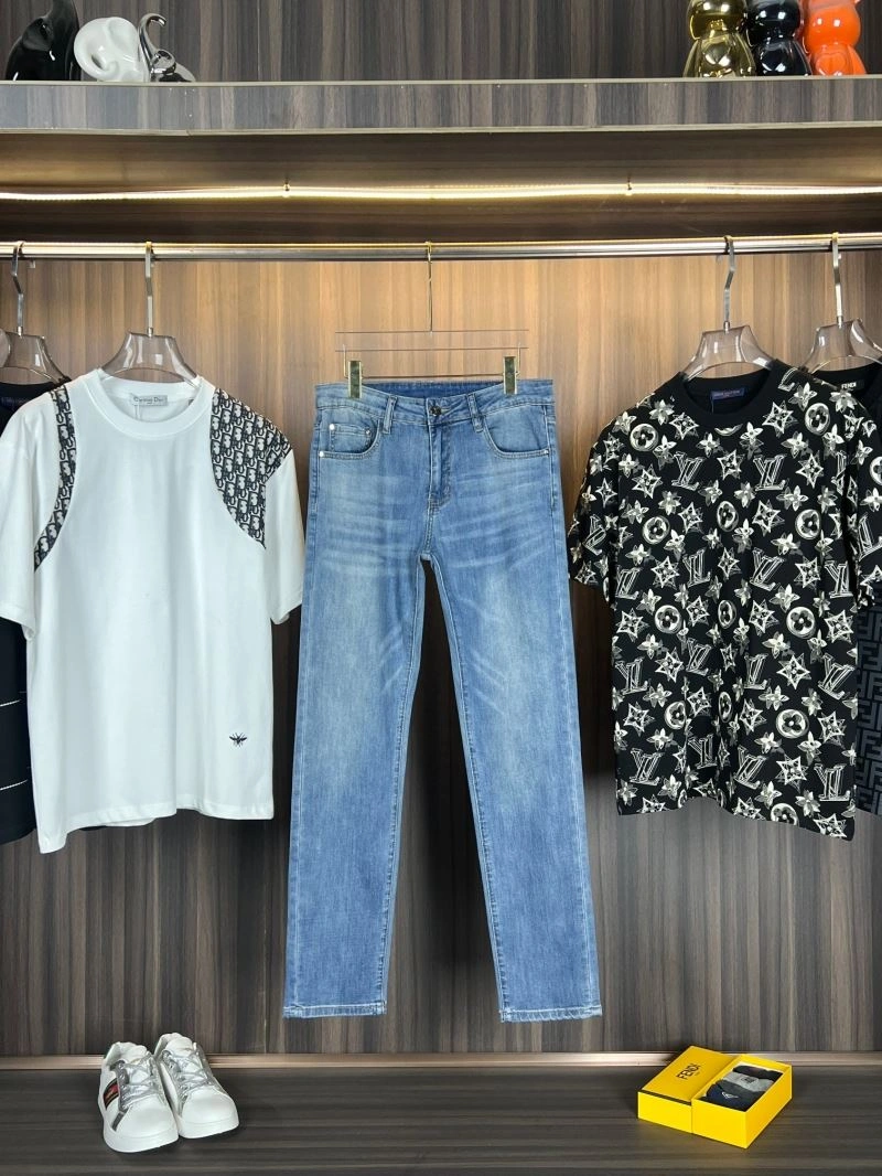 Chic Louis Vuitton Jeans 133106