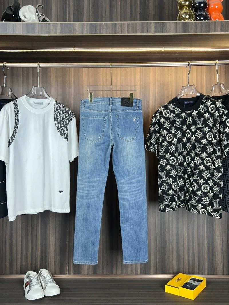 Chic Louis Vuitton Jeans 133106