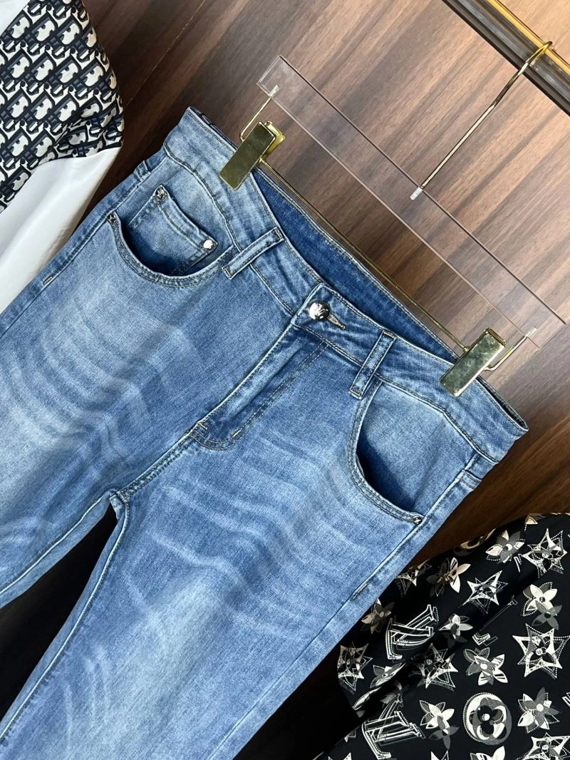 Chic Louis Vuitton Jeans 133106