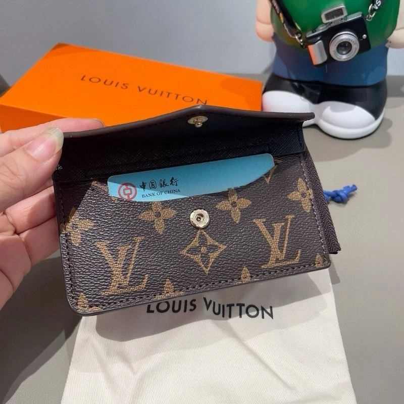 Supportive Louis Vuitton Keychains 265997