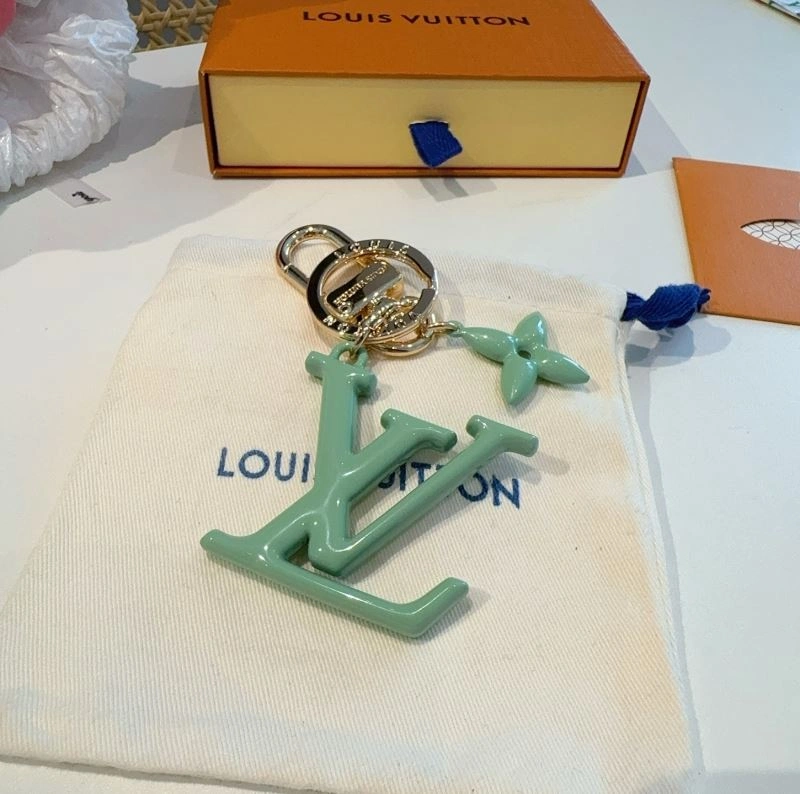 Minimalist Louis Vuitton Keychains 265965