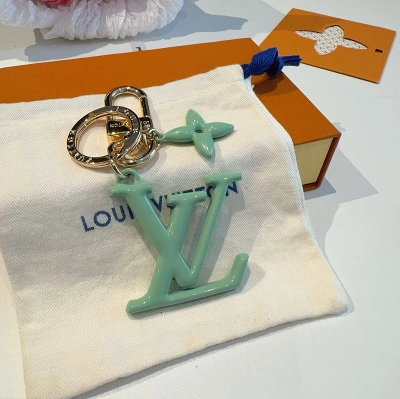 Minimalist Louis Vuitton Keychains 265965
