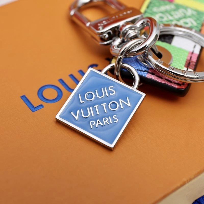 Minimalist Louis Vuitton Keychains 267352