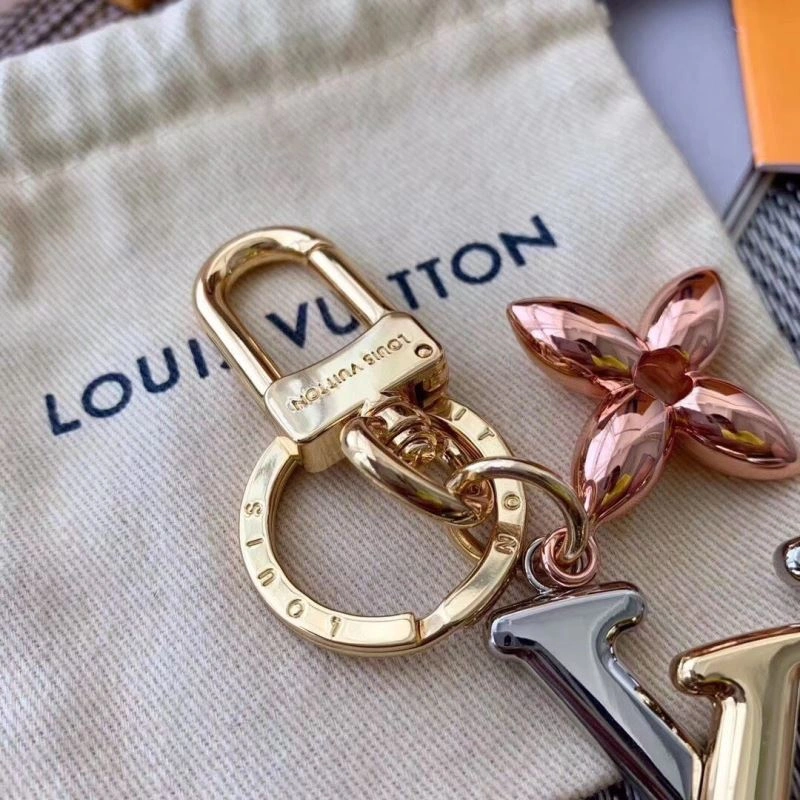 WellDesigned Louis Vuitton Keychains 267343